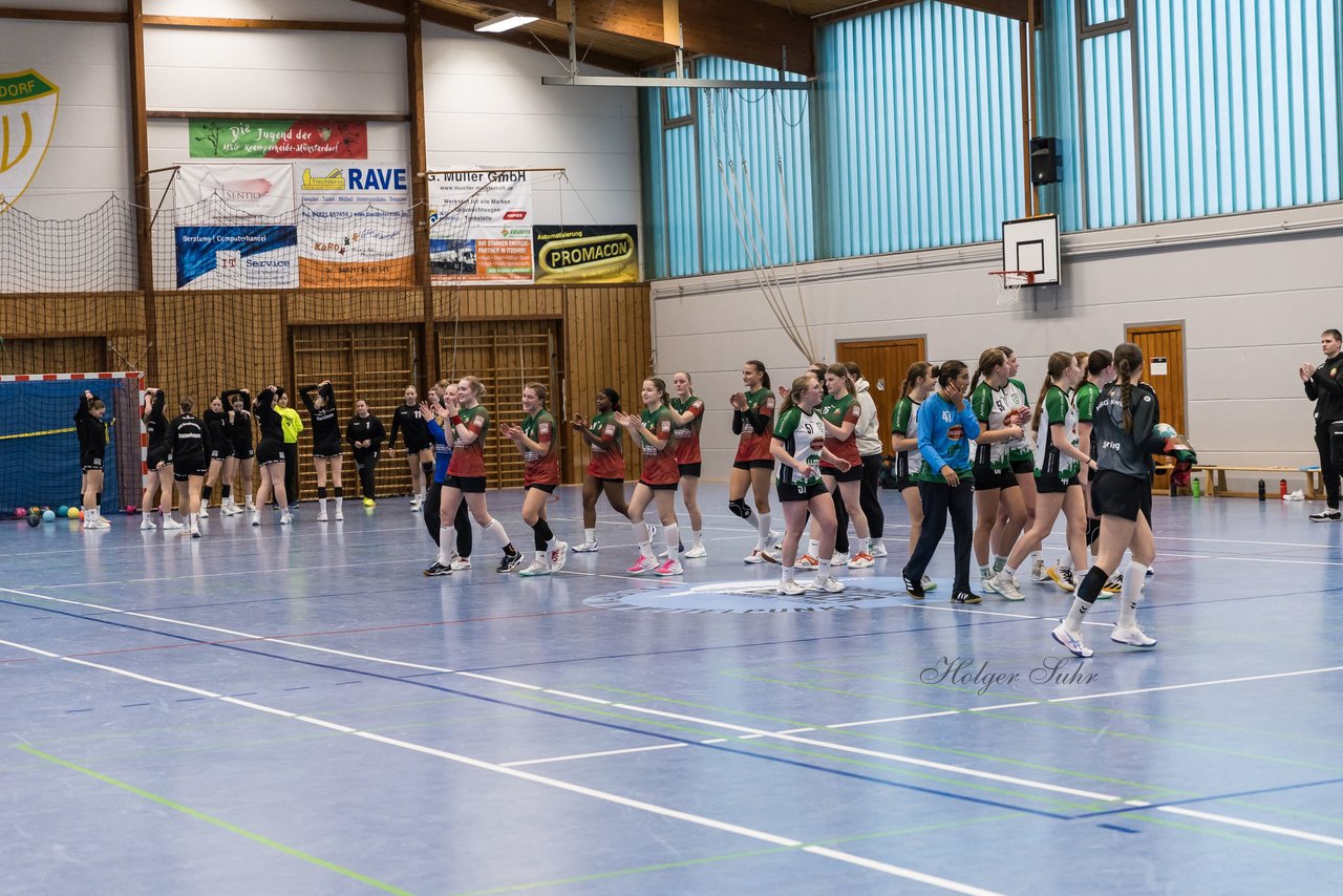 Bild 318 - wAJ SG Kremperheide/Muensterdorf - TuRa Meldorf : Ergebnis: 35:31